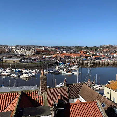 On The Ropery- With Free Parking 民宿 *